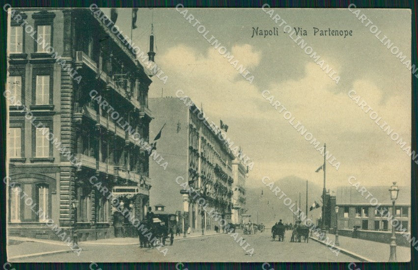 Napoli Città Carrozze cartolina XB1154 – fronte