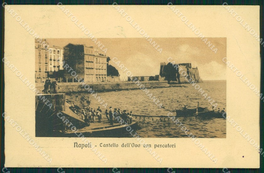 Napoli Città Castello dell'Ovo PIEGA cartolina XB5311 – fronte