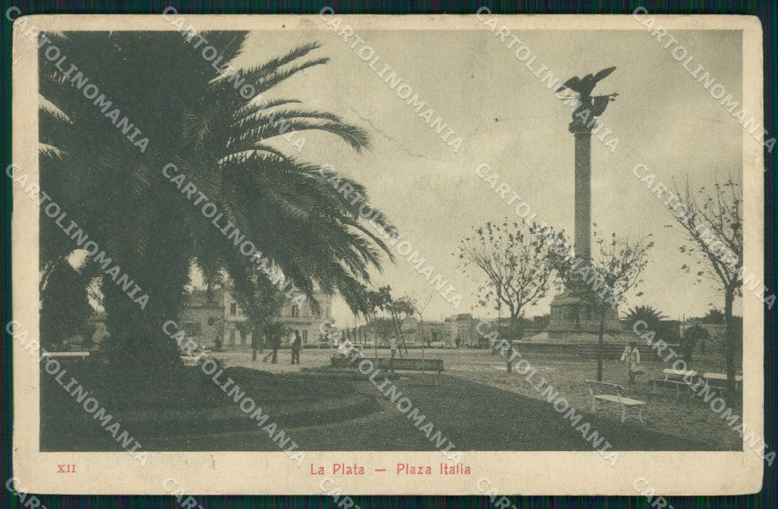 Argentina La Plata Plaza Italia CORNER CREASED postcard XP1138 – fronte