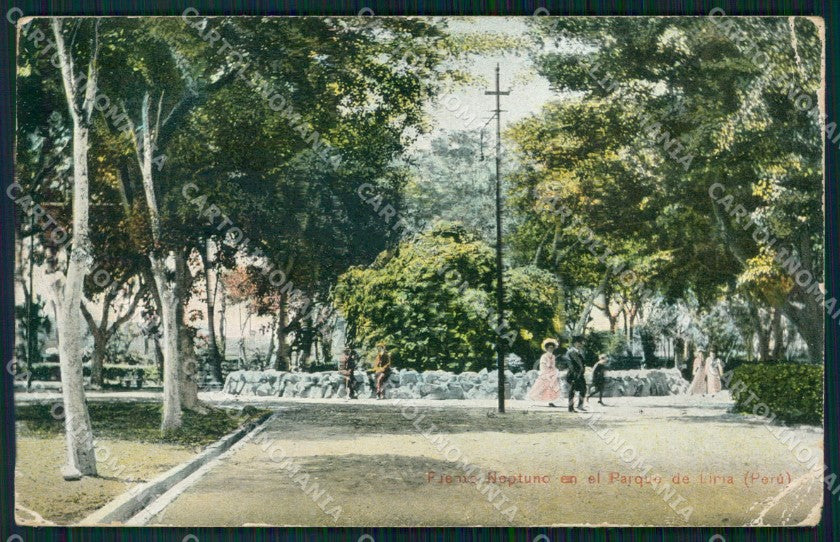 Peru Lima Parque CREASED postcard XP1477 – fronte
