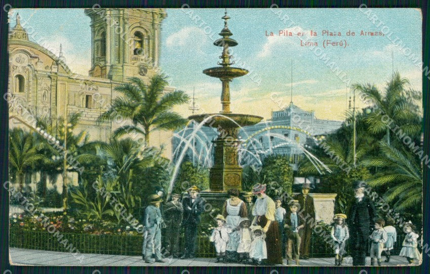 Peru Lima La Pila en la Plaza de Armas CORNER CREASED postcard XP1726 – fronte