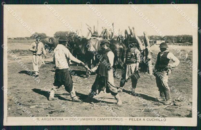 Argentina Types Ethnic Costumbres Campestres Pelea Cuchillo RPPC postcard XP1791 – fronte