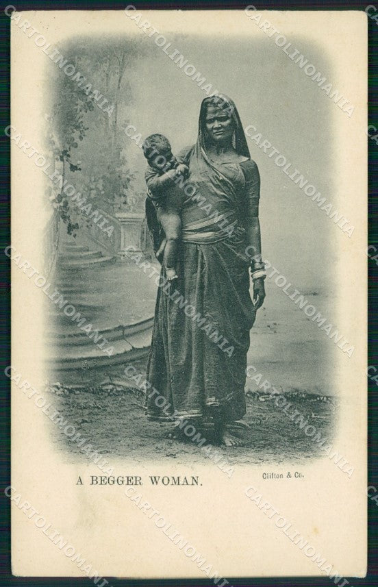 India A Beggar Woman Ethnic Types postcard XP2532 – fronte