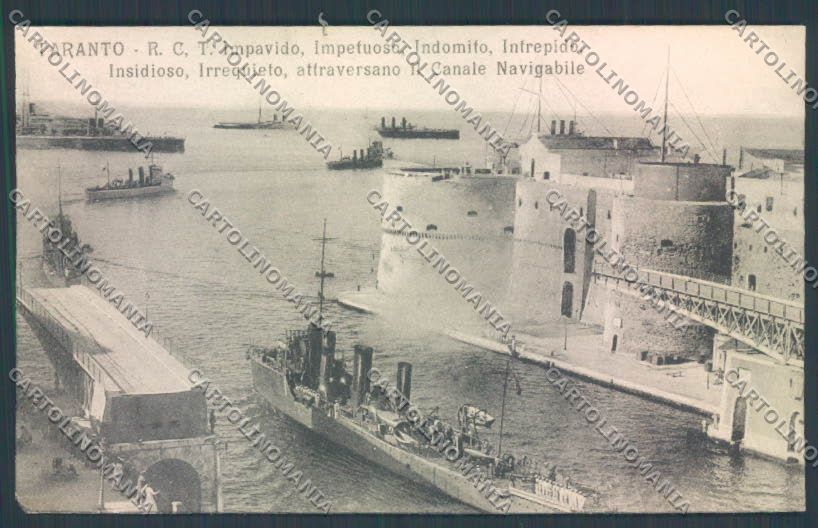 Taranto Città Navi da Guerra SCOLLATA COLLA cartolina ZB6515 – fronte