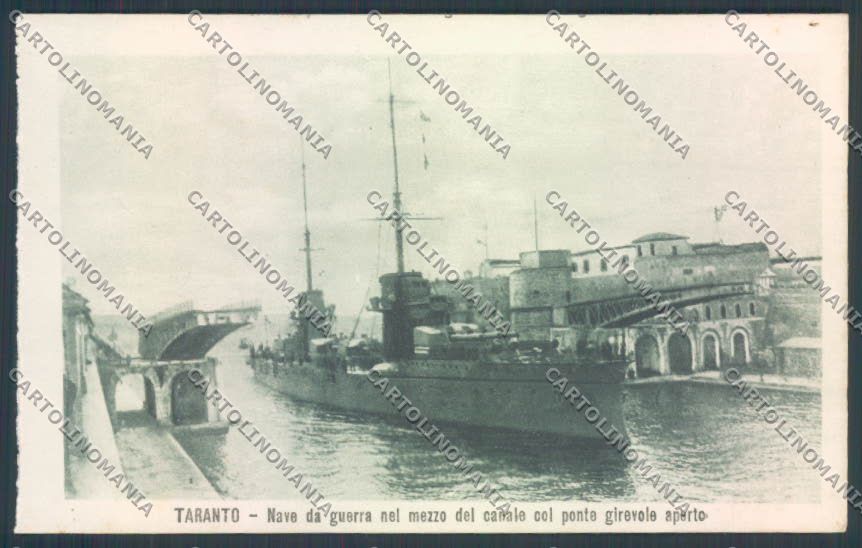 Taranto Città Nave da Guerra PIEGA FORO cartolina ZB6531 – fronte