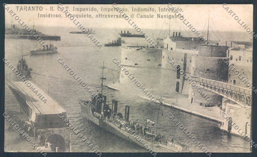 Taranto Città Navi da Guerra SCOLLATA cartolina ZB6685 – fronte