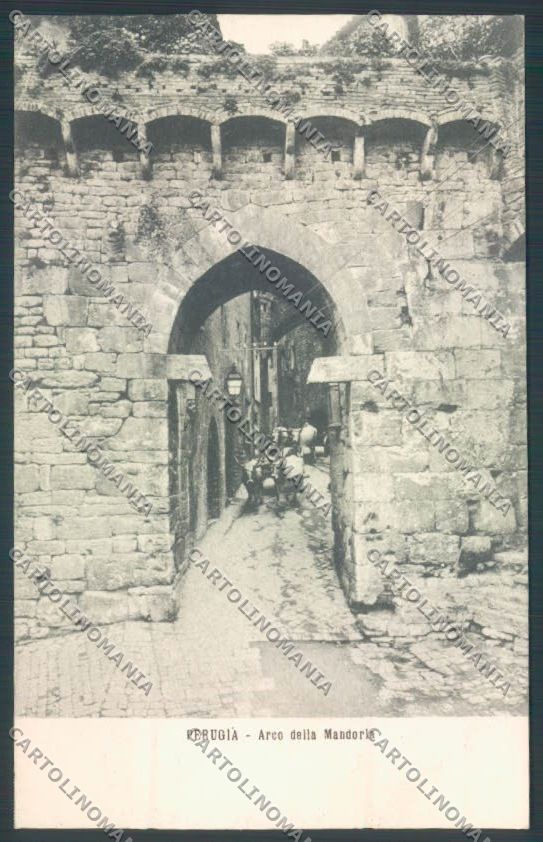 Perugia Città Arco Mandorla cartolina ZB8386 – fronte