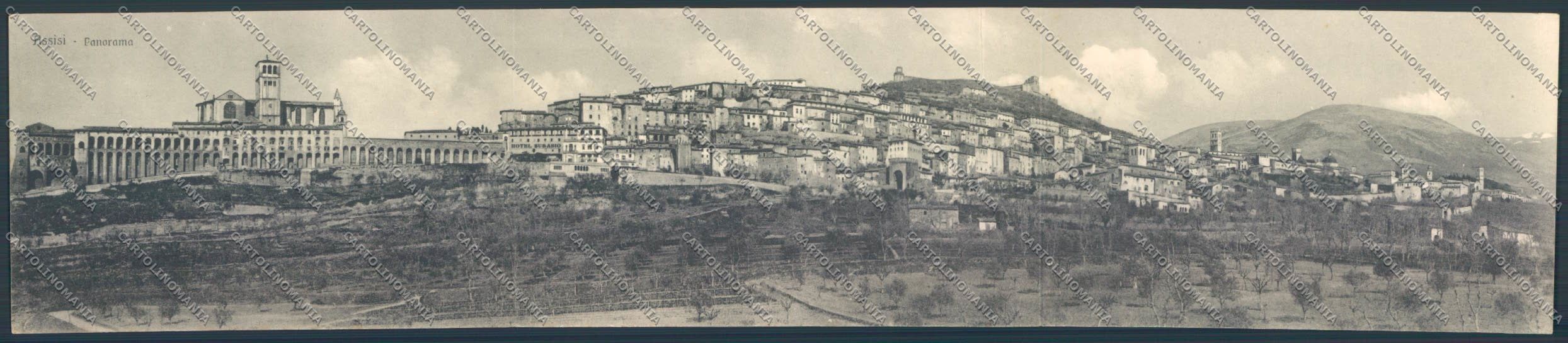 Perugia Assisi Panoramica Tripla cartolina ZG1995 – fronte