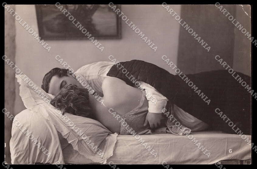 French Risque Woman Couple Original RPPC postcard ZG5212 – fronte