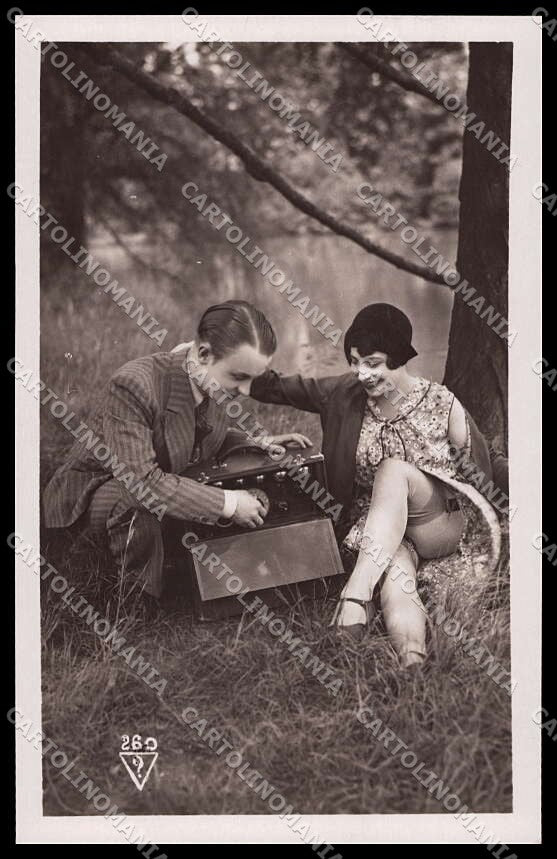French Risque Woman Couple Radio Stocking Original RPPC postcard ZG5237 – fronte