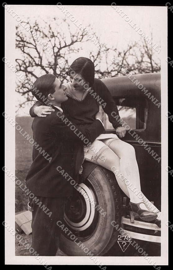 French Risque Woman Couple ? 270 Car Stocking Original RPPC postcard ZG5244 – fronte