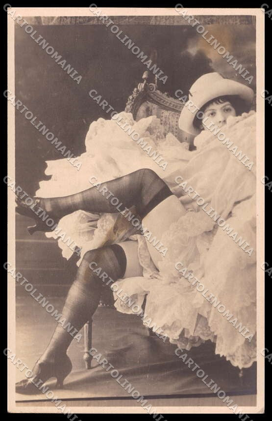 French Risque Woman Stocking Original RPPC postcard ZG5261 – fronte