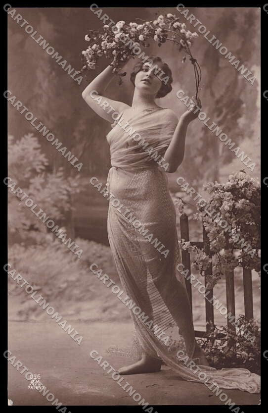 French Risque Nude Woman AM 036 Original RPPC postcard ZG5367 – fronte