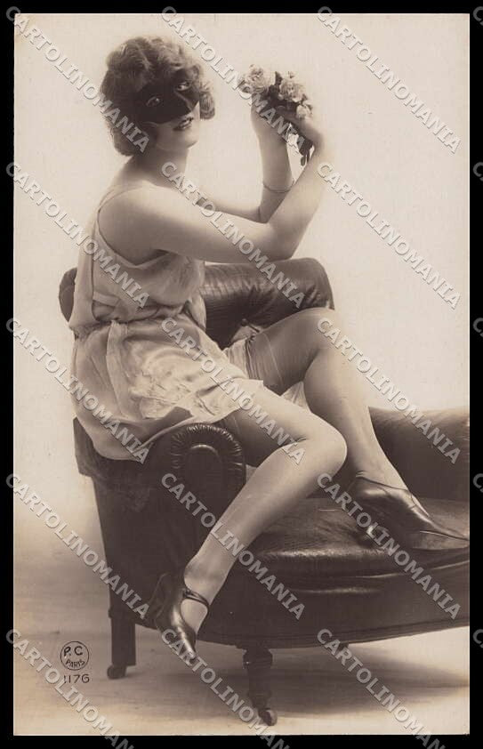 French Risque Nude Woman PC 1176 Stocking Original RPPC postcard ZG5371 – fronte