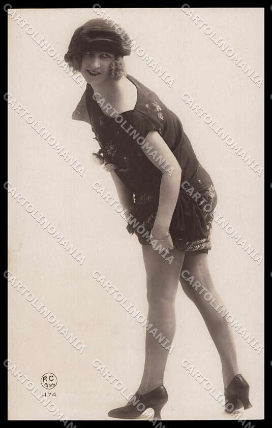 French Risque Woman PC Paris 1174 Stocking Original RPPC postcard ZG5384 – fronte