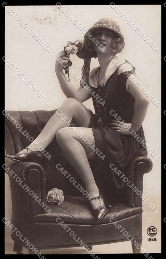 French Risque Woman PC Paris 1212 Stocking Original RPPC postcard ZG5390 – fronte