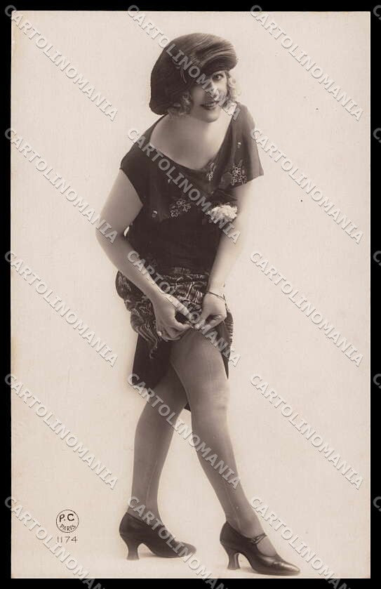 French Risque Woman PC Paris 1174 Stocking Original RPPC postcard ZG5441 – fronte
