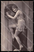 French Risque Woman Super 1111 Stocking Original RPPC postcard ZG5447 – fronte