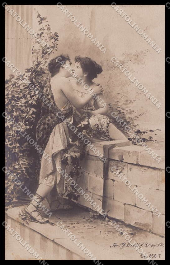 Risque Woman Lesbian Kissing Wien Serie 866-7 Original RPPC postcard ZG5463 – fronte