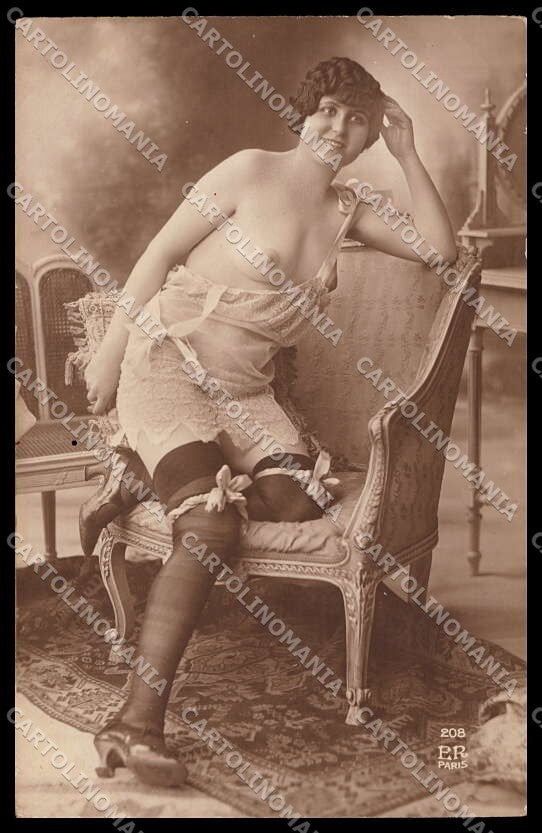French Risque Nude Woman ER Paris 208 Stocking Original RPPC postcard ZG5511 – fronte