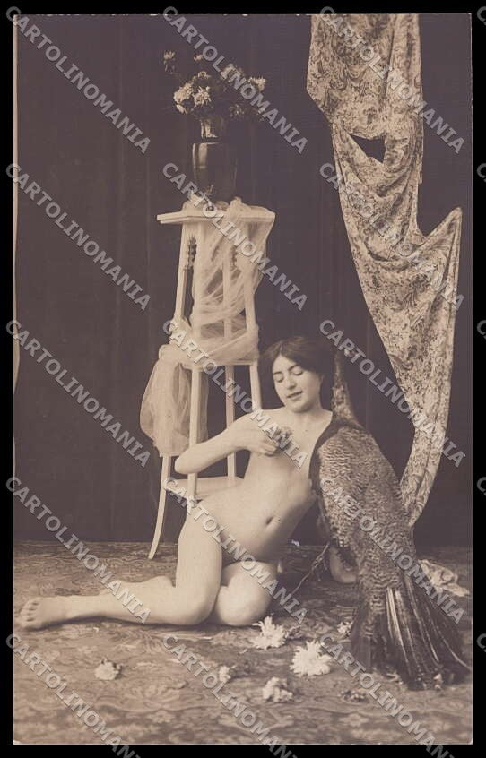 French Risque Nude Woman Peacock Original RPPC postcard ZG5571 – fronte