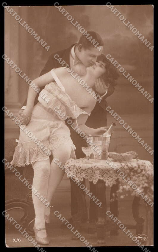 French Risque Woman Couple Amag X-6 Original RPPC postcard ZG5618 – fronte