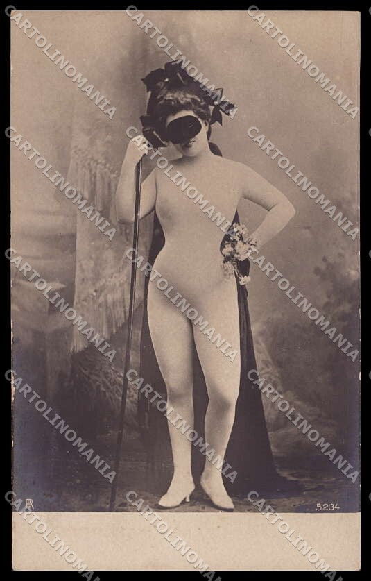 French Risque Woman Lady Carnival Serie 5237 Original RPPC postcard ZG5619 – fronte