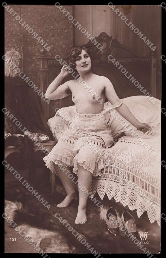 French Risque Nude Woman Serie 121 Original RPPC postcard ZG5665 – fronte