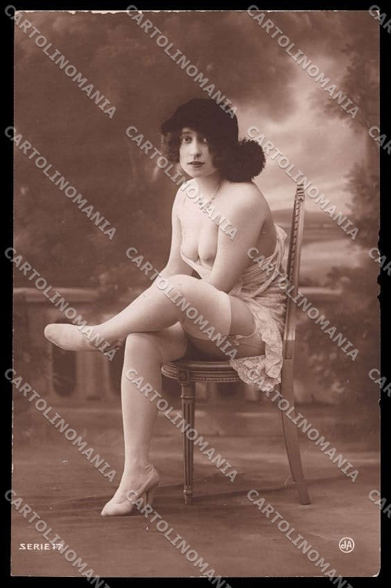 French Risque Nude Lady Stocking JA Paris serie 17 RPPC postcard ZG5896 – fronte