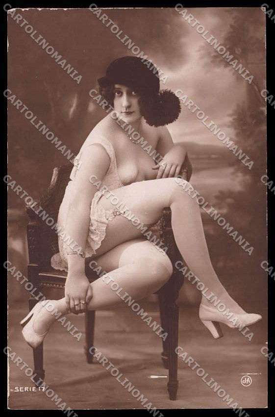 French Risque Nude Lady Stocking JA Paris serie 17 RPPC postcard ZG5897 – fronte
