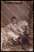 French Risque Lady Stocking NPG serie 414-8 Oranotypie RPPC postcard ZG5922 – fronte