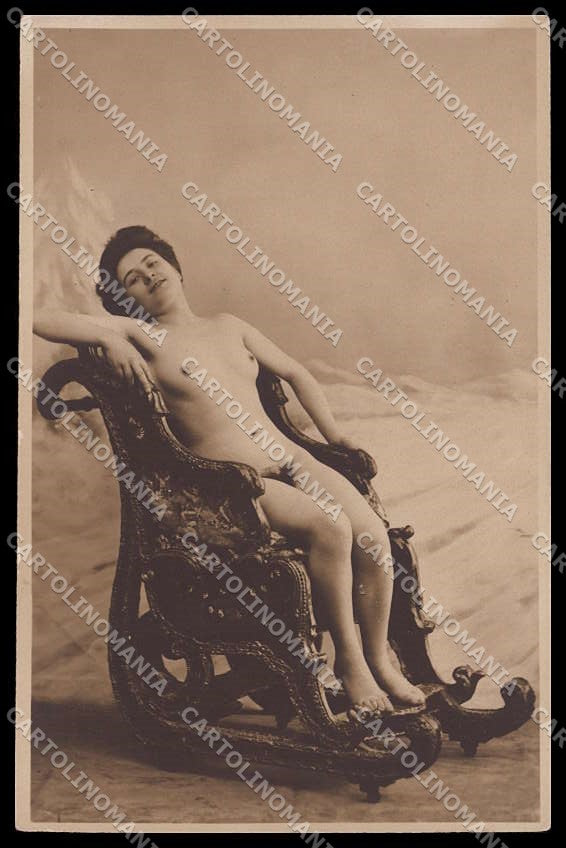 French Risque Nude Lady Sleigh RPPC postcard ZG5927 – fronte