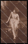 French Risque Nude Lady NPG serie 3945-5 RPPC postcard ZG5931 – fronte