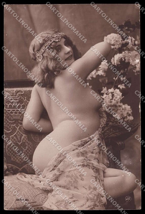 French Risque Nude Lady Fernanda Fernande JA serie 80 RPPC postcard ZG5962 – fronte