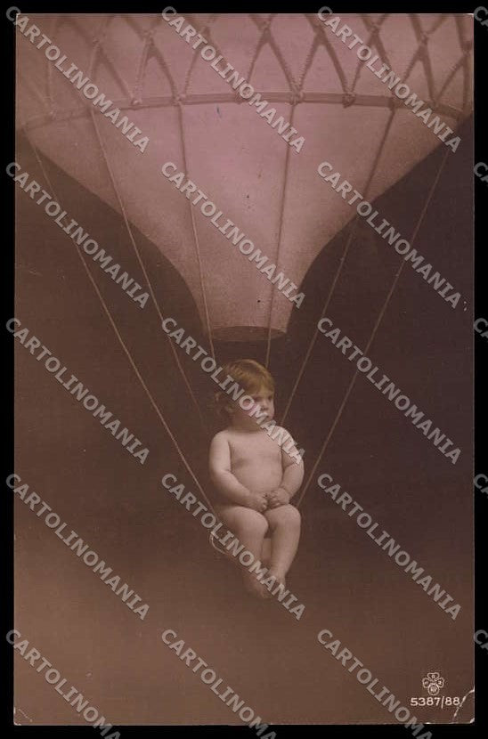 Girl Chamber Pot Hot Air Balloon RPPC Photo serie 5387-88 cartolina ZG9093 – fronte