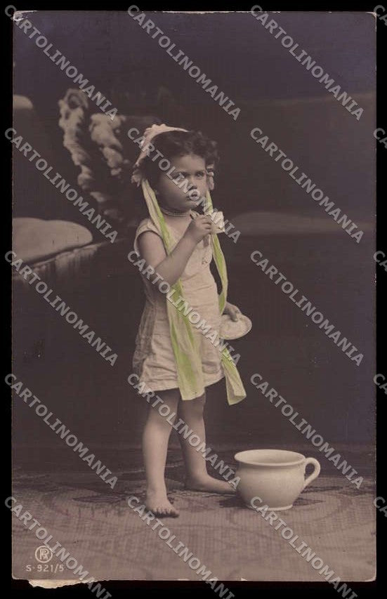 Illustratori Artist Signed Child Chamber Pot 921-5 RPPC cartolina ZG9165 – fronte