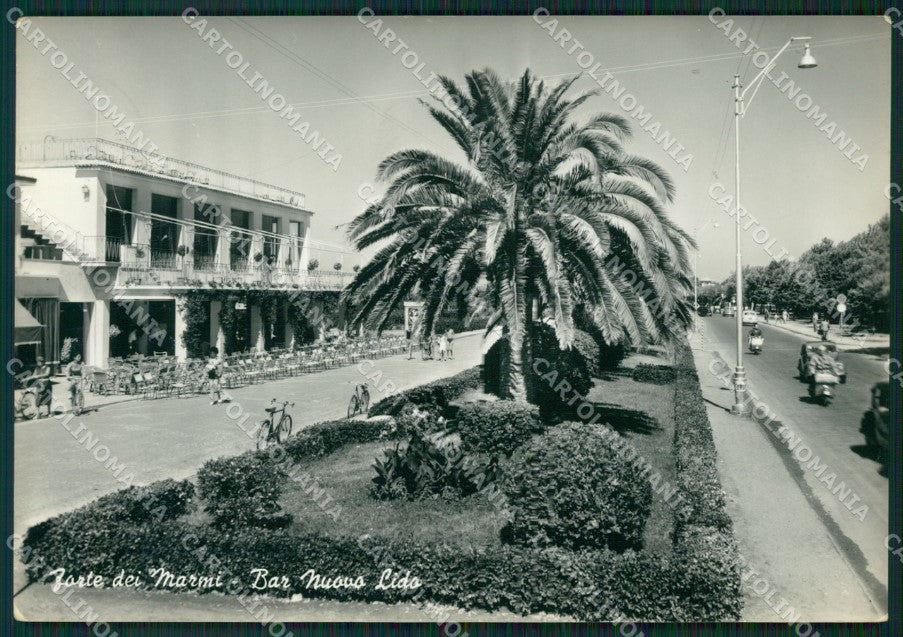 Lucca Forte dei Marmi Vespa PIEGHINA Foto FG cartolina ZK1350 – fronte